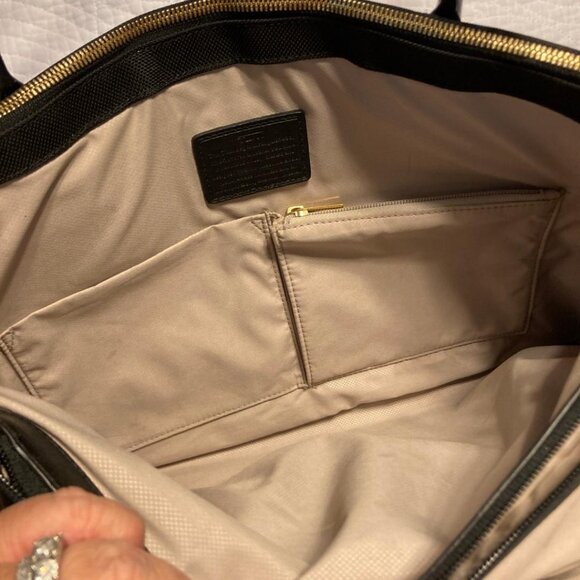 TUMI Larkin Hayes Triple Compartment Tote Bag Black Gold Travel Career Computer - Picture 5 of 16